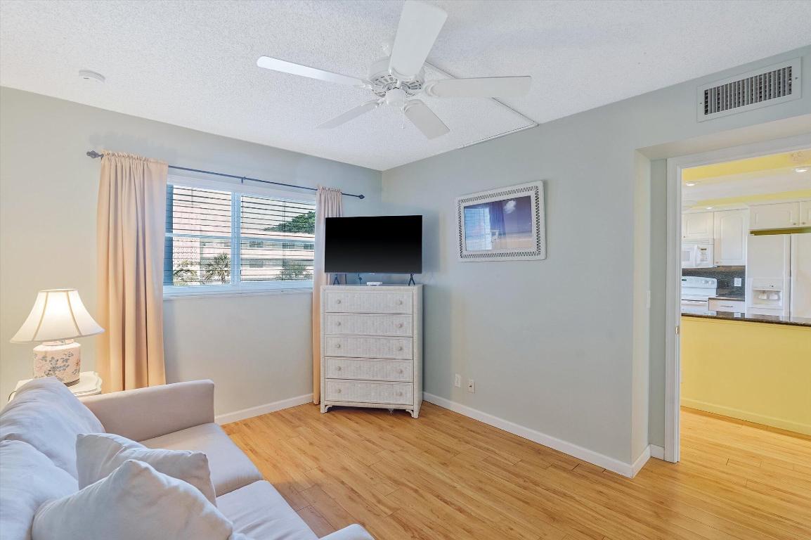 SEAGATE OF GULFSTREAM CONDO - Residential