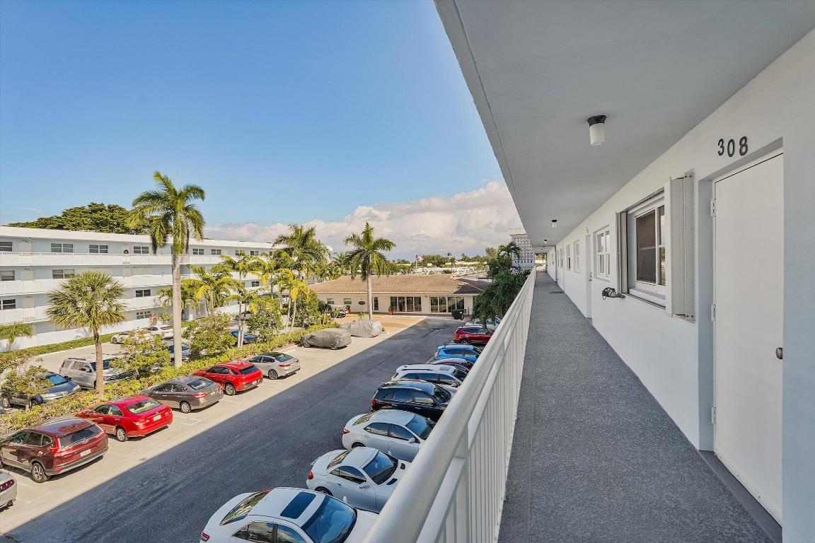 SEAGATE OF GULFSTREAM CONDO - Residential