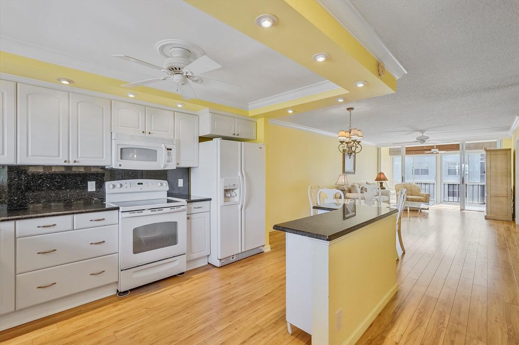 Photo of 2014 S Federal Highway #308, Boynton Beach, FL 33435 (MLS # R11152016)