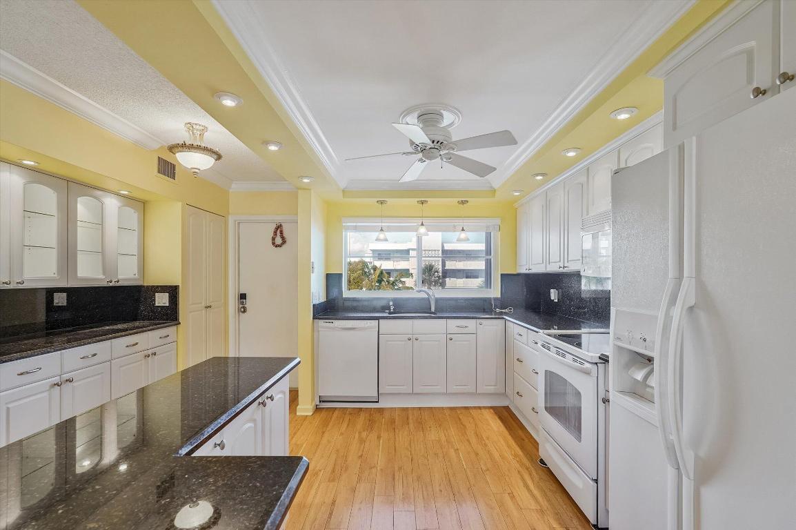 SEAGATE OF GULFSTREAM CONDO - Residential