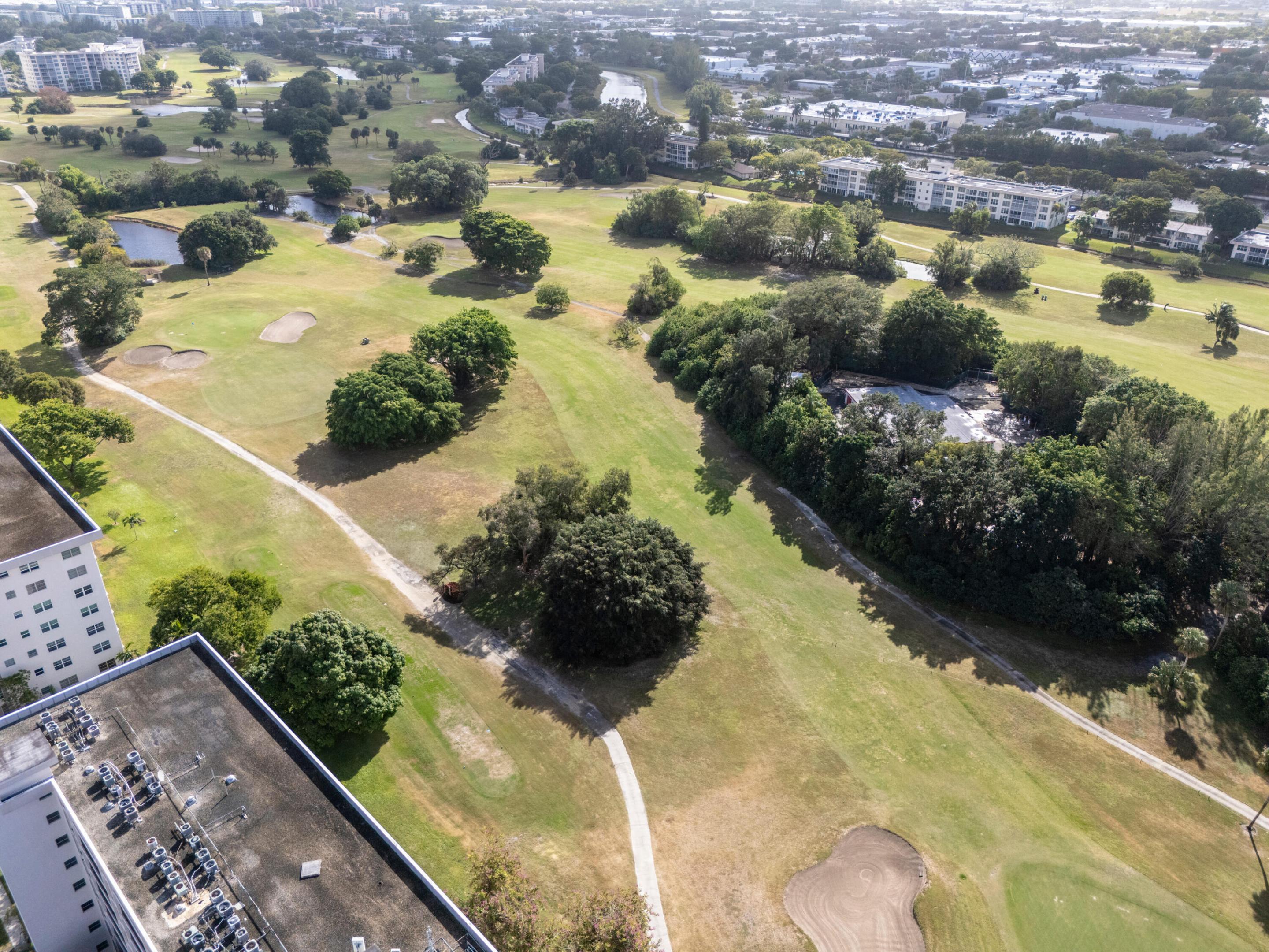 NO 9 PALM-AIRE COUNTRY CLUB - Residential