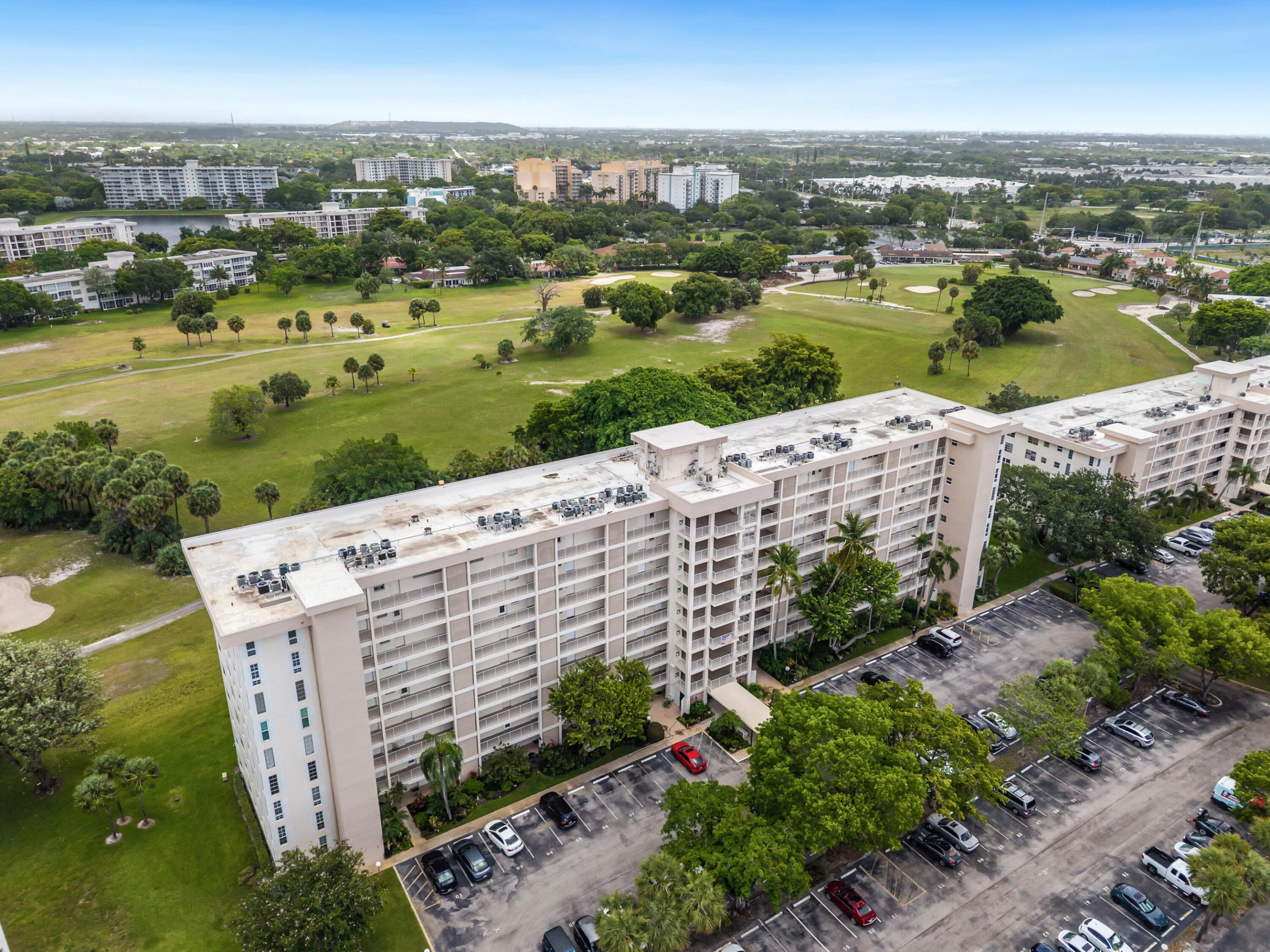 NO 9 PALM-AIRE COUNTRY CLUB - Residential