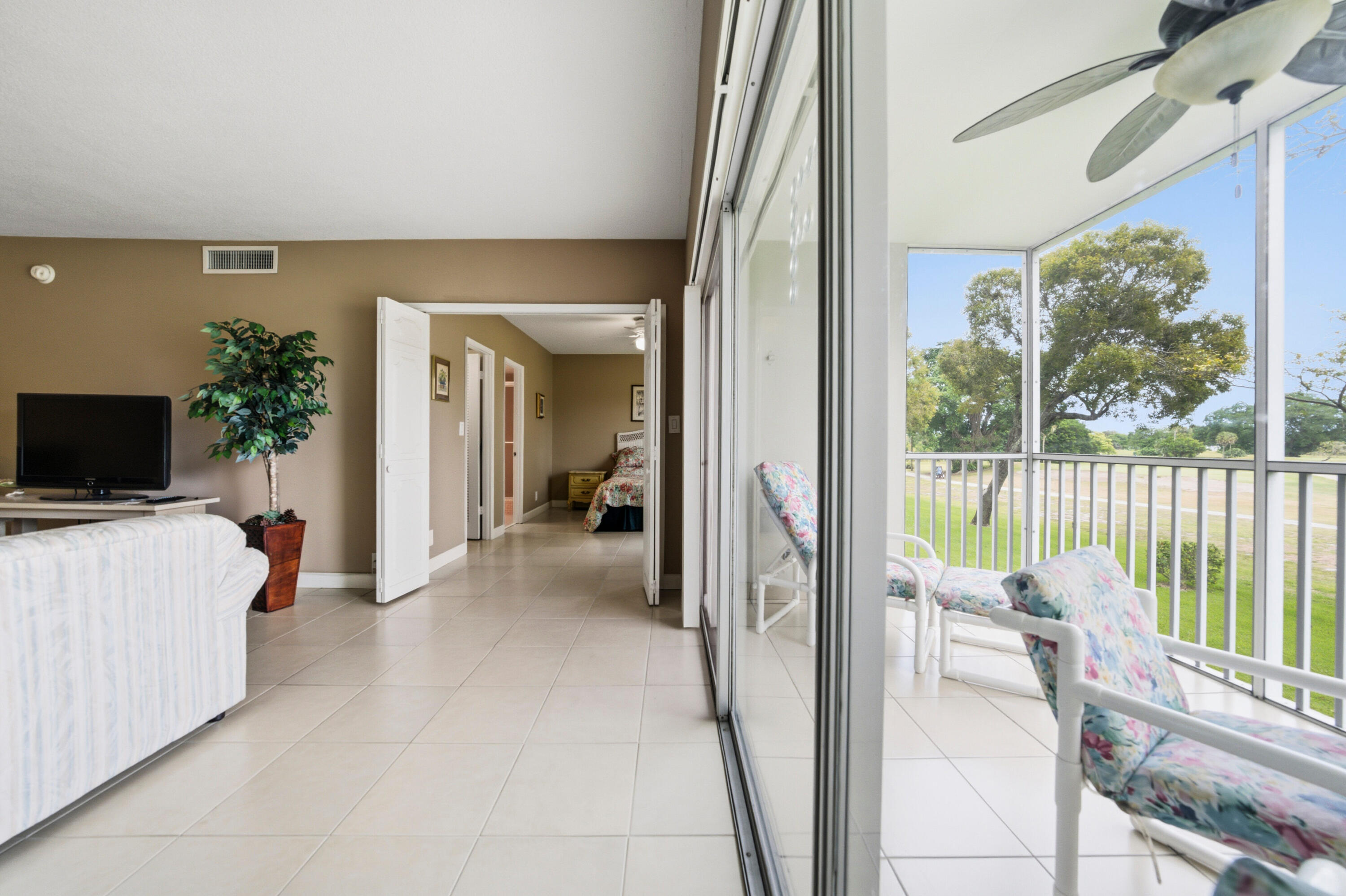 NO 9 PALM-AIRE COUNTRY CLUB - Residential