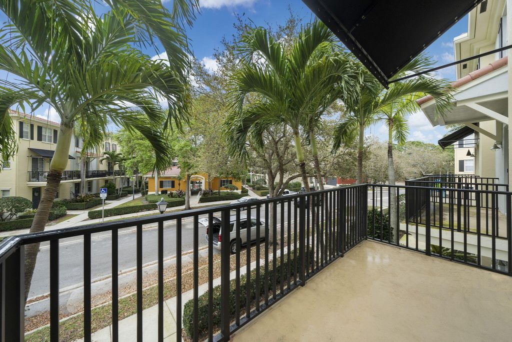 Photo of 140 Greenwich Circle, Jupiter, FL 33458 (MLS # R10964575)