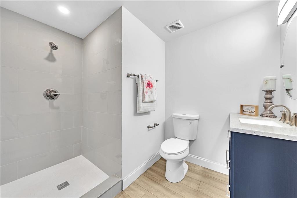 North Andrews Terrace 32- - Residential