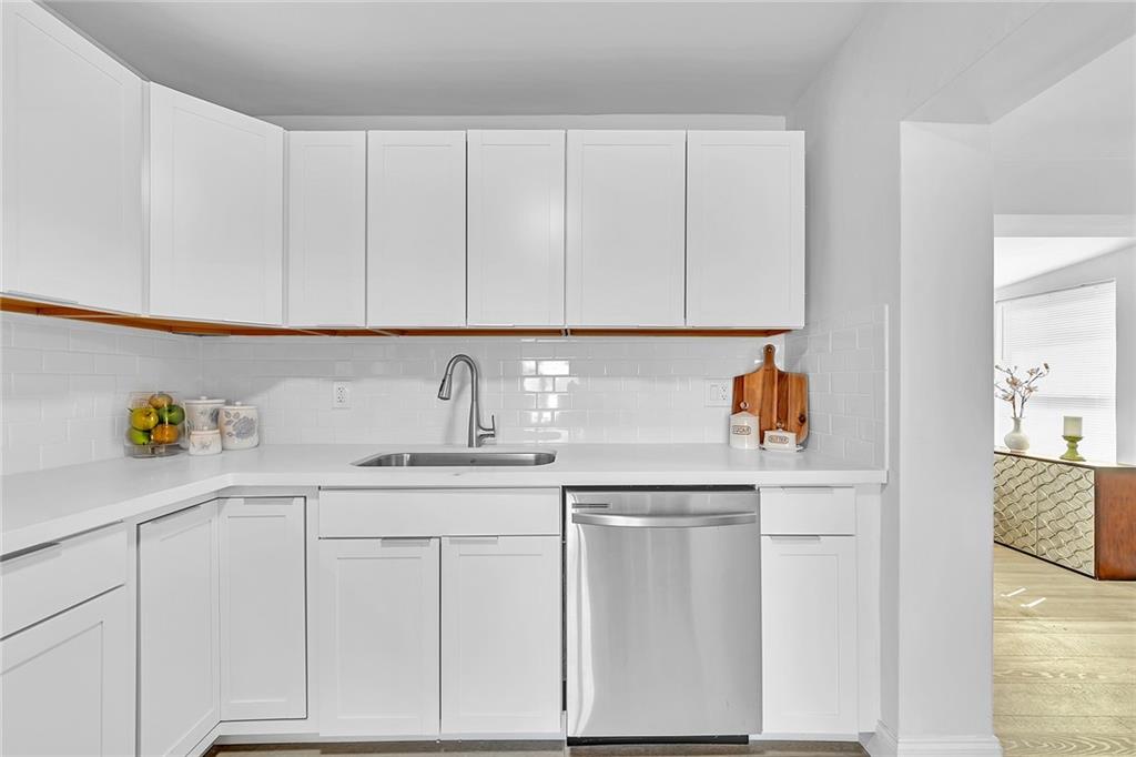 North Andrews Terrace 32- - Residential