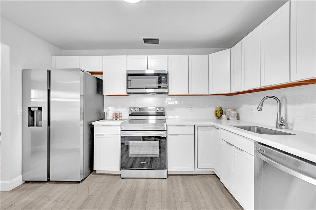 North Andrews Terrace 32- - Residential