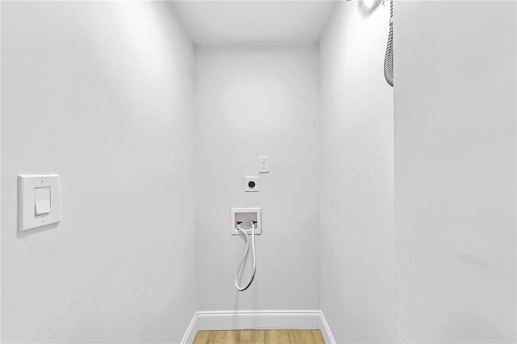 North Andrews Terrace 32- - Residential