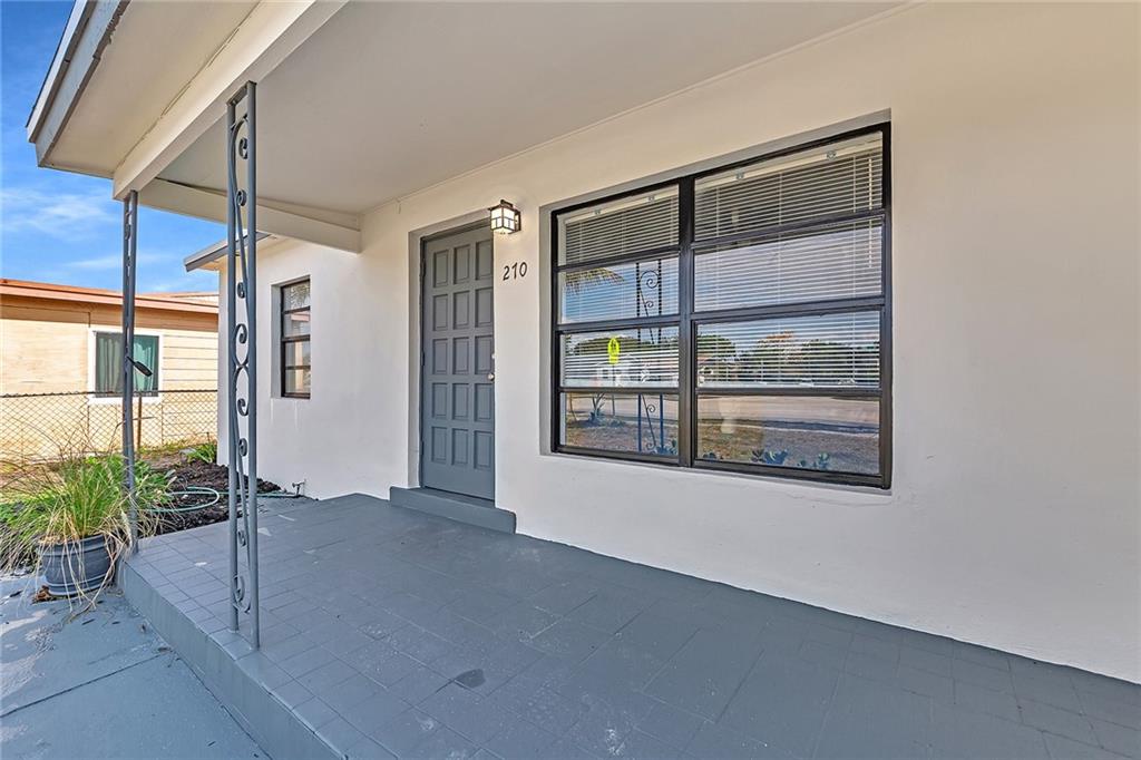 North Andrews Terrace 32- - Residential