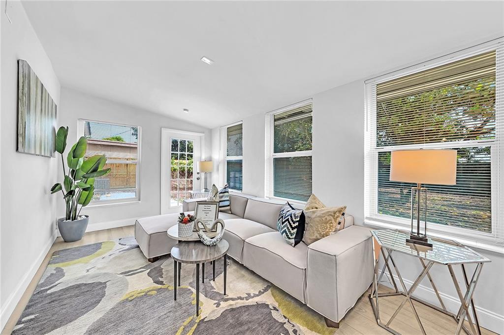 North Andrews Terrace 32- - Residential