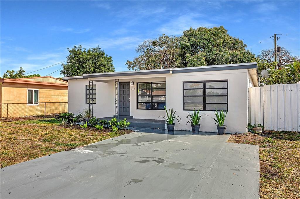 North Andrews Terrace 32- - Residential