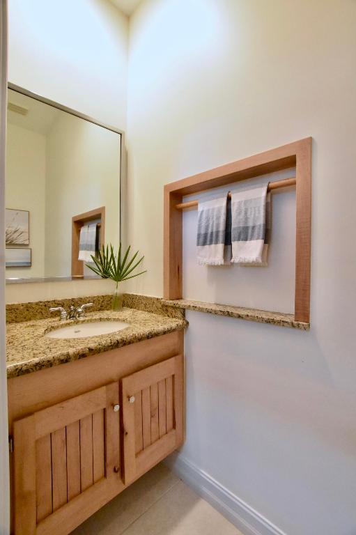 GOMEZ GRANT W/O RVR - Residential