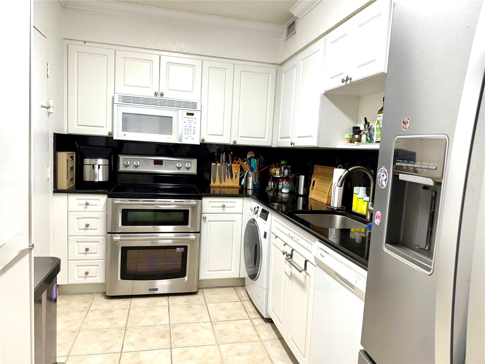 WAVE CONDO - Residential Lease