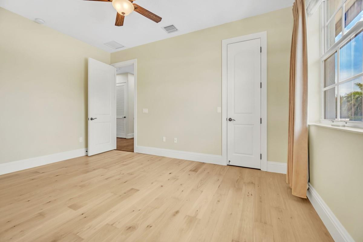 COUNTRY CLUB ISLES - Residential