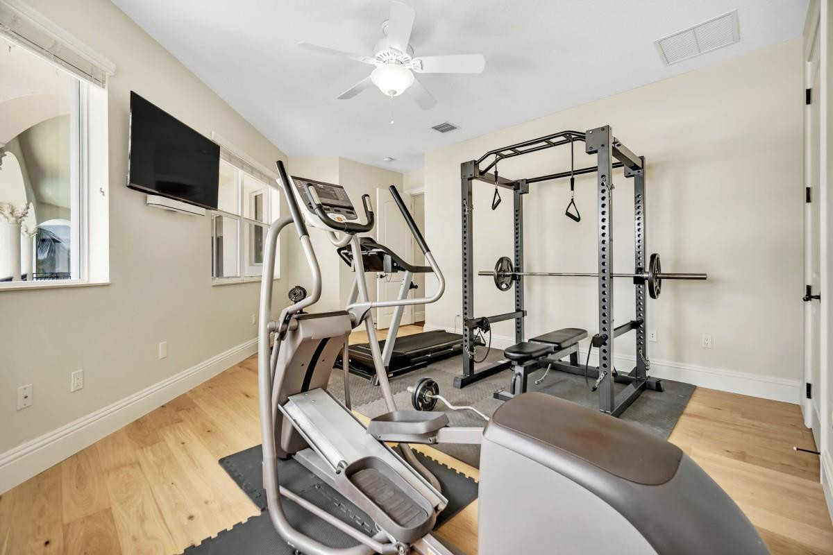 COUNTRY CLUB ISLES - Residential