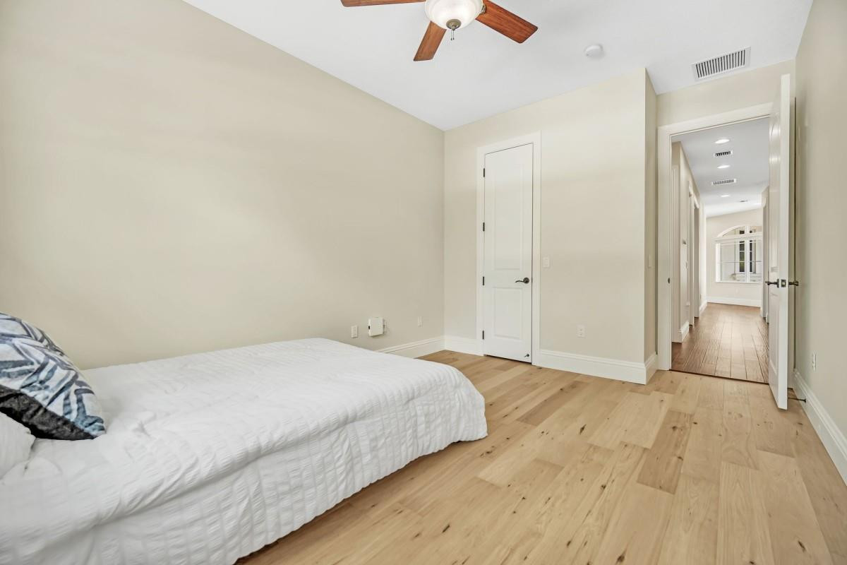 COUNTRY CLUB ISLES - Residential