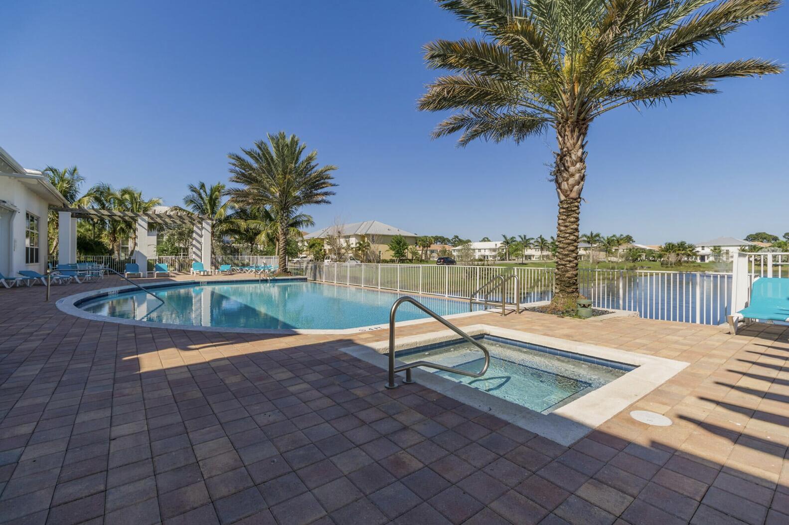 Hampton Cay - Residential