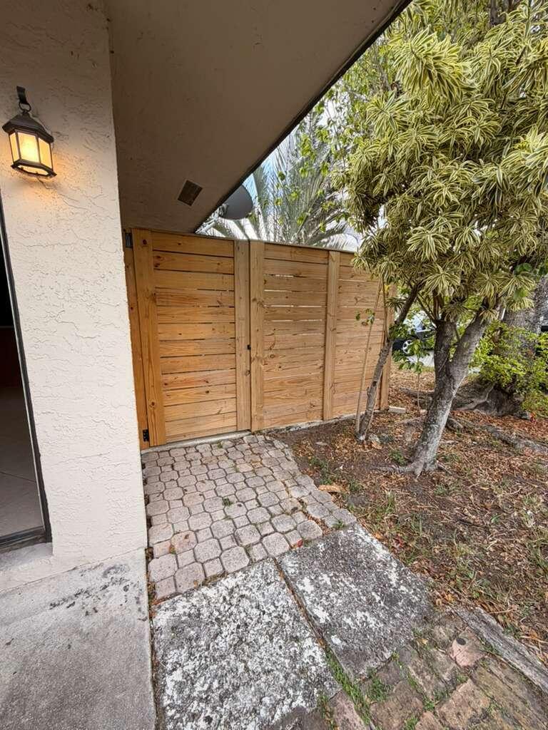 OLIVE GLEN VILLAS 2 CONDO - Residential Lease