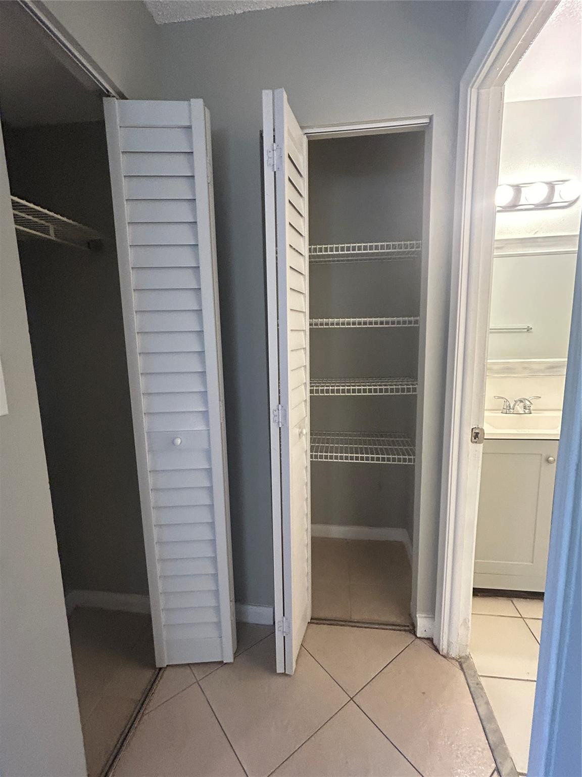 OLIVE GLEN VILLAS 2 CONDO - Residential Lease