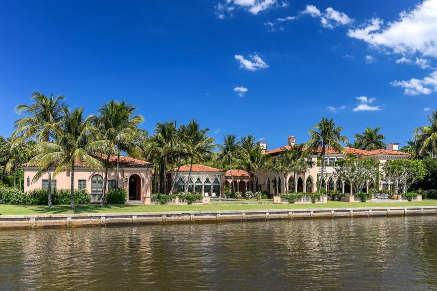 One of a kind Venetian palazzo, Jeffery W. Smith designed, 2+ acres, 300’ +/- of direct Intracoastal. Rooms are of unparalleled scale and proportions, highlighting expansive water views throughout the estate. Built in 2000, Villa Venezia incorporates a sophisticated combination of Old World elegance and modern amenities in the 20,000 +/- square feet of interior and exterior living.