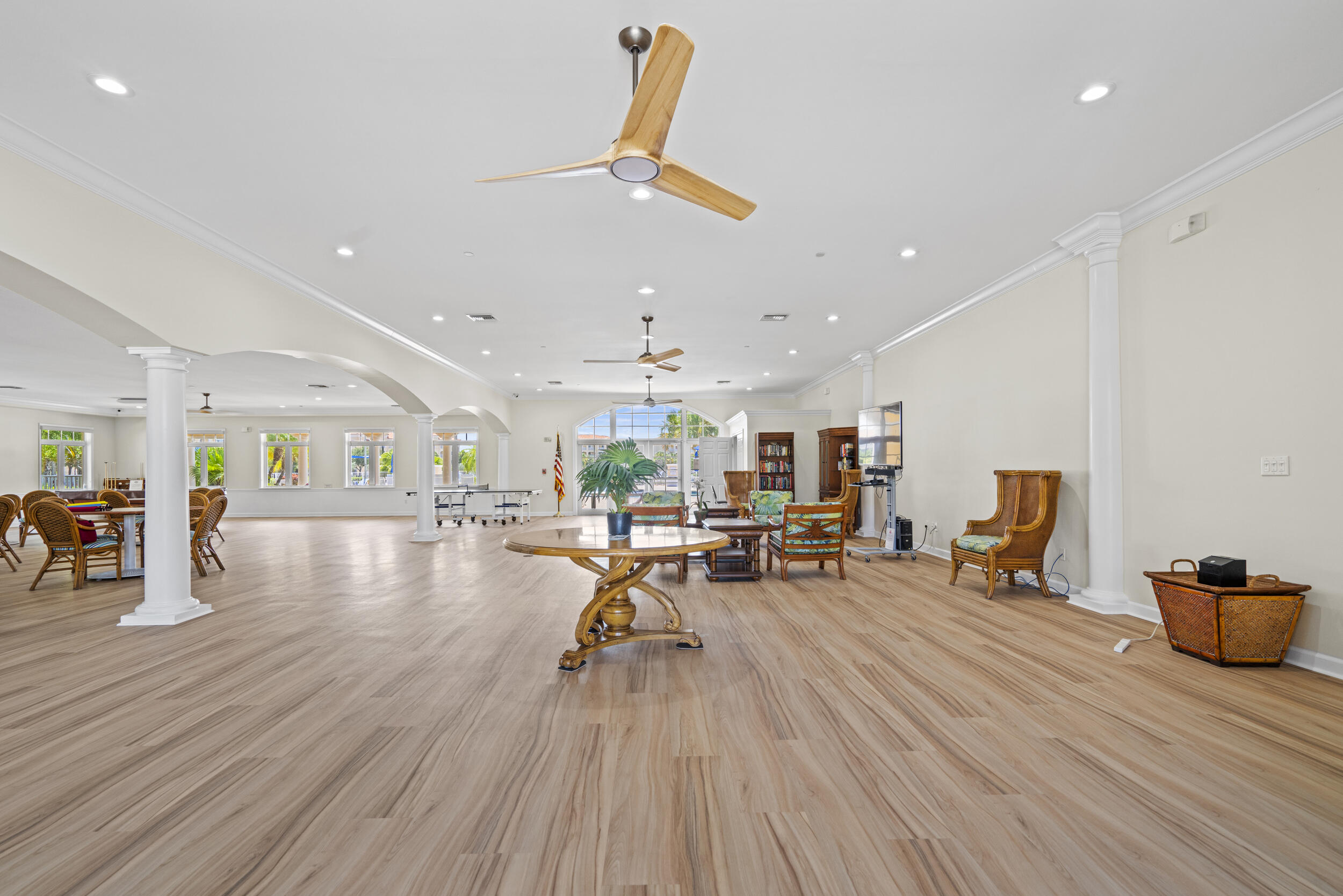 HARBOUR ISLE WEST - Residential