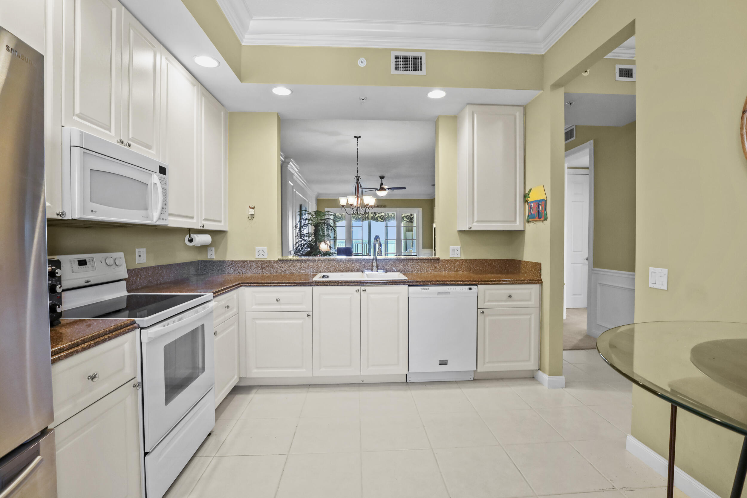 HARBOUR ISLE WEST - Residential
