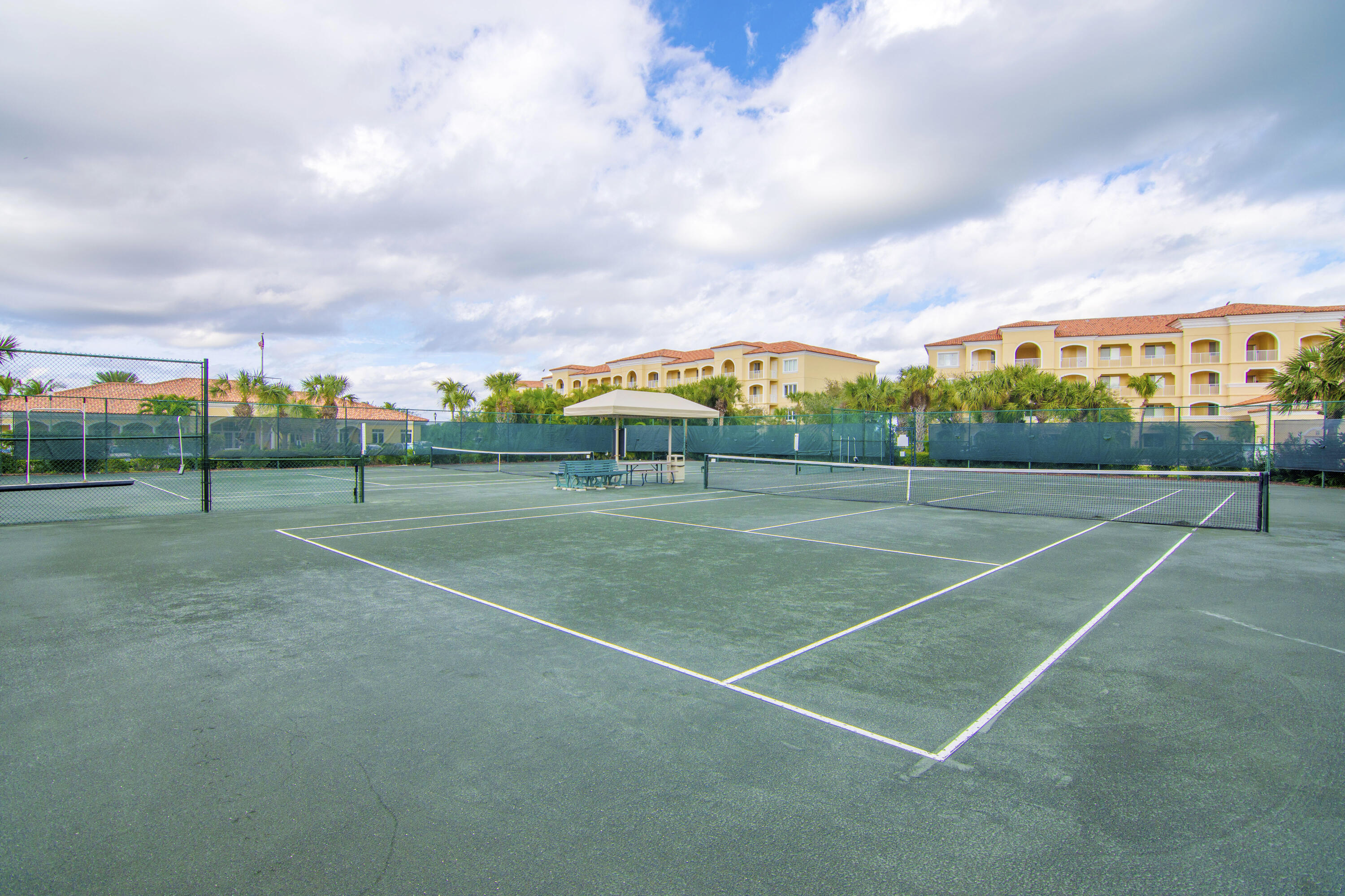 HARBOUR ISLE WEST - Residential