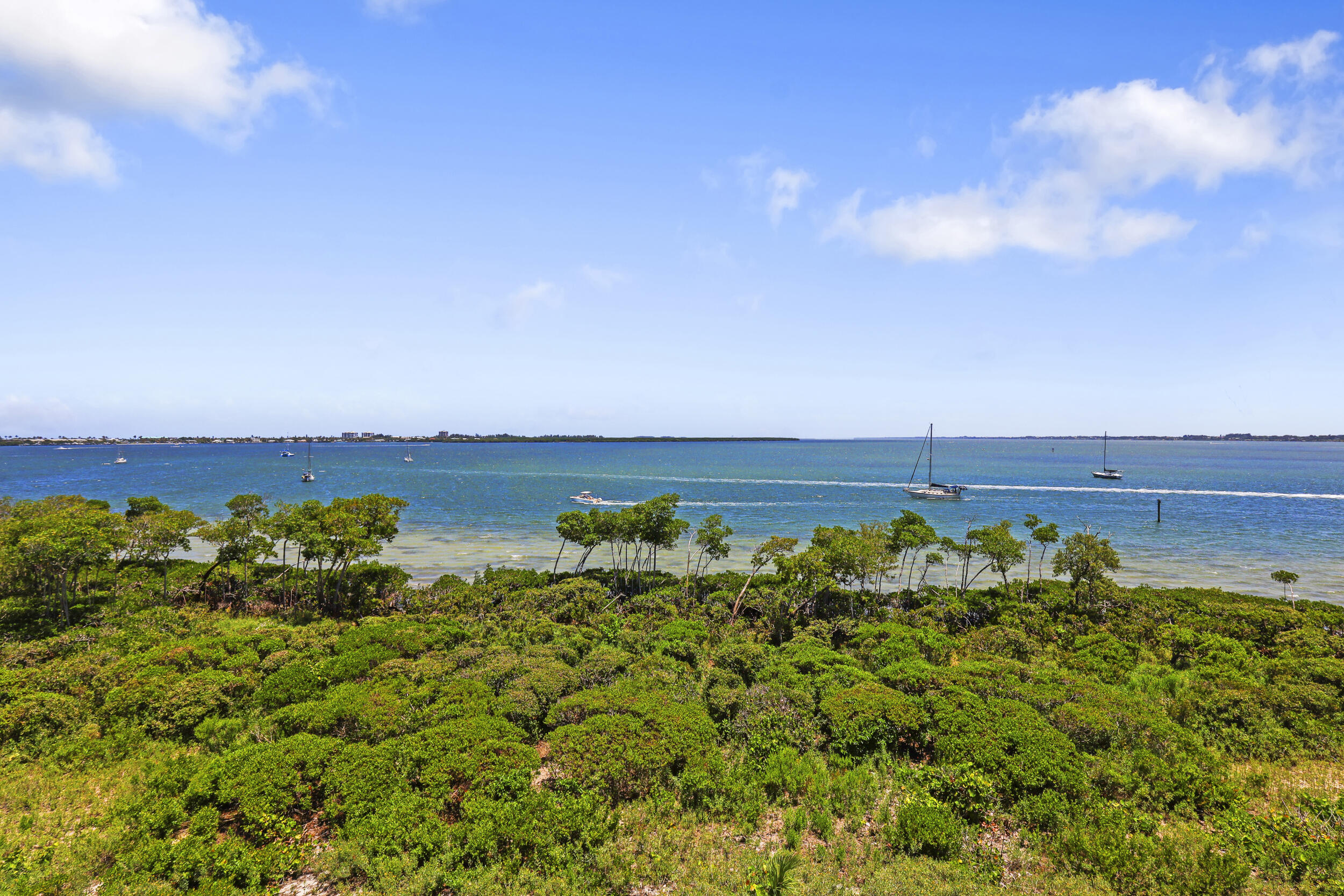 HARBOUR ISLE WEST - Residential