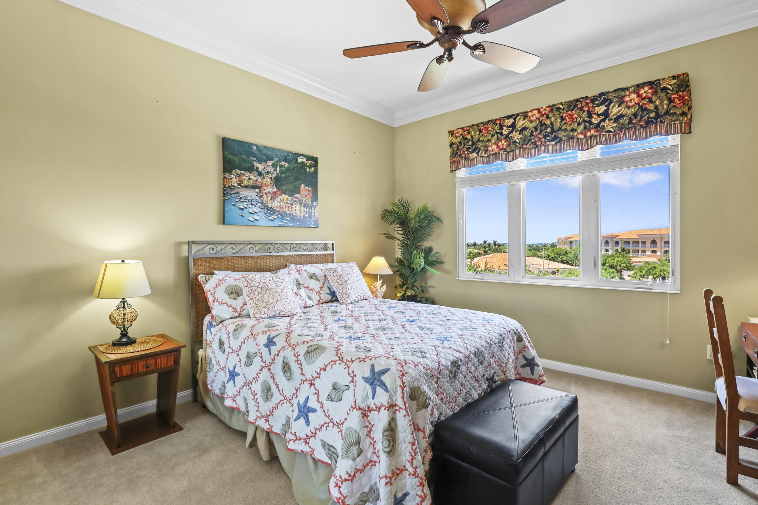HARBOUR ISLE WEST - Residential