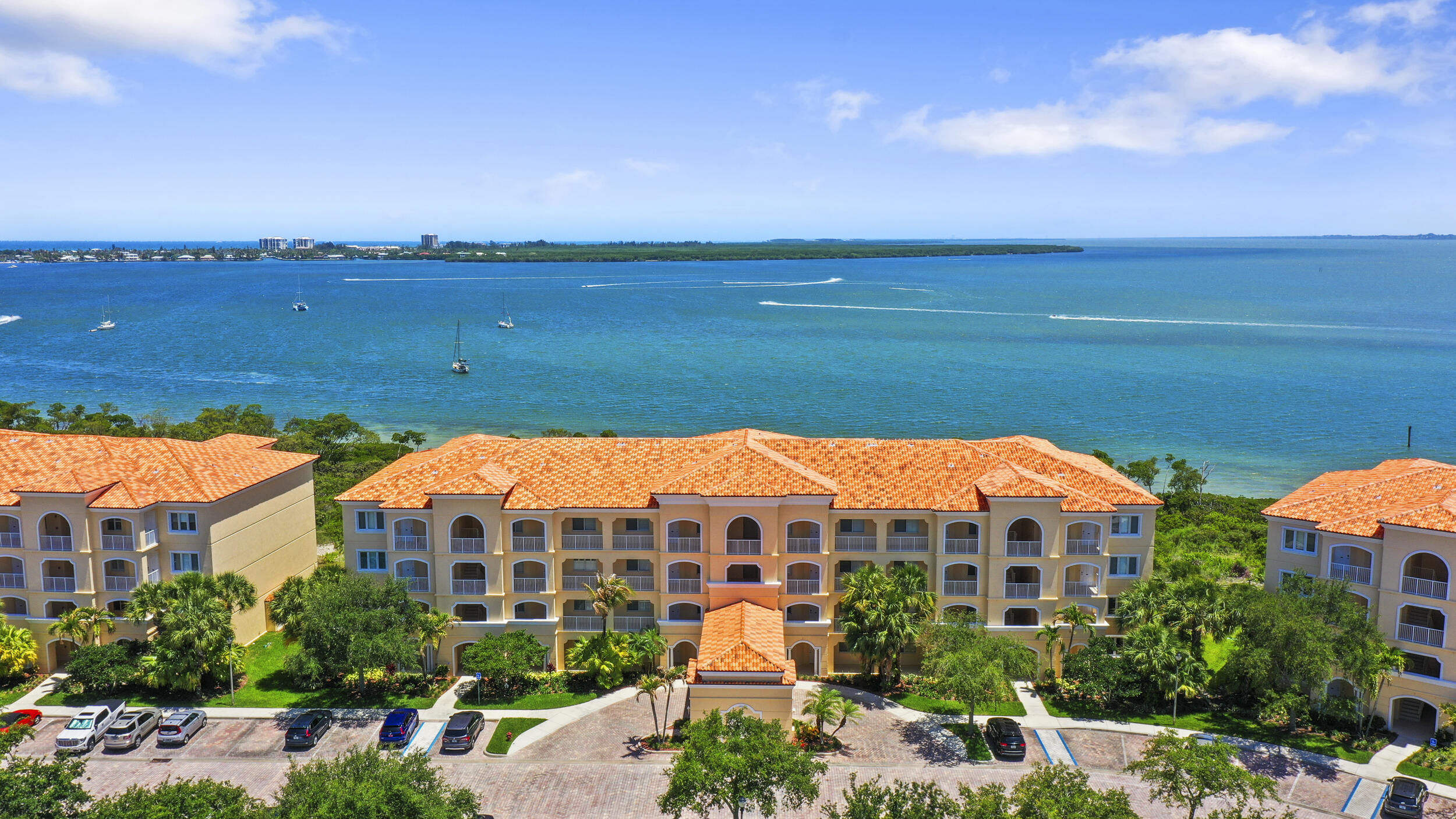 26 Harbour Isle Drive W Ph06