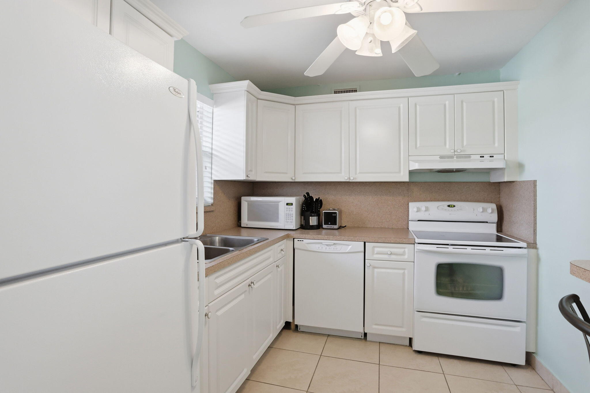 LAKESIDE VILLAGE CONDO 8 - Residential