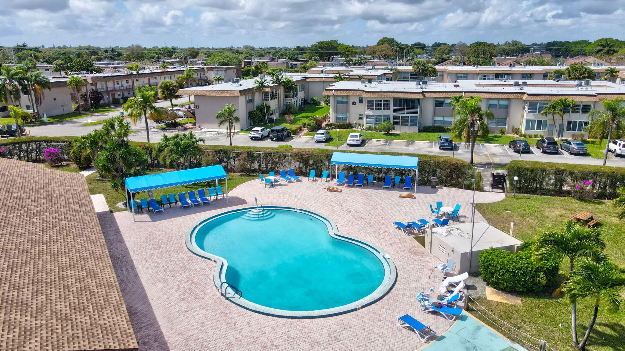 LAKESIDE VILLAGE CONDO 8 - Residential