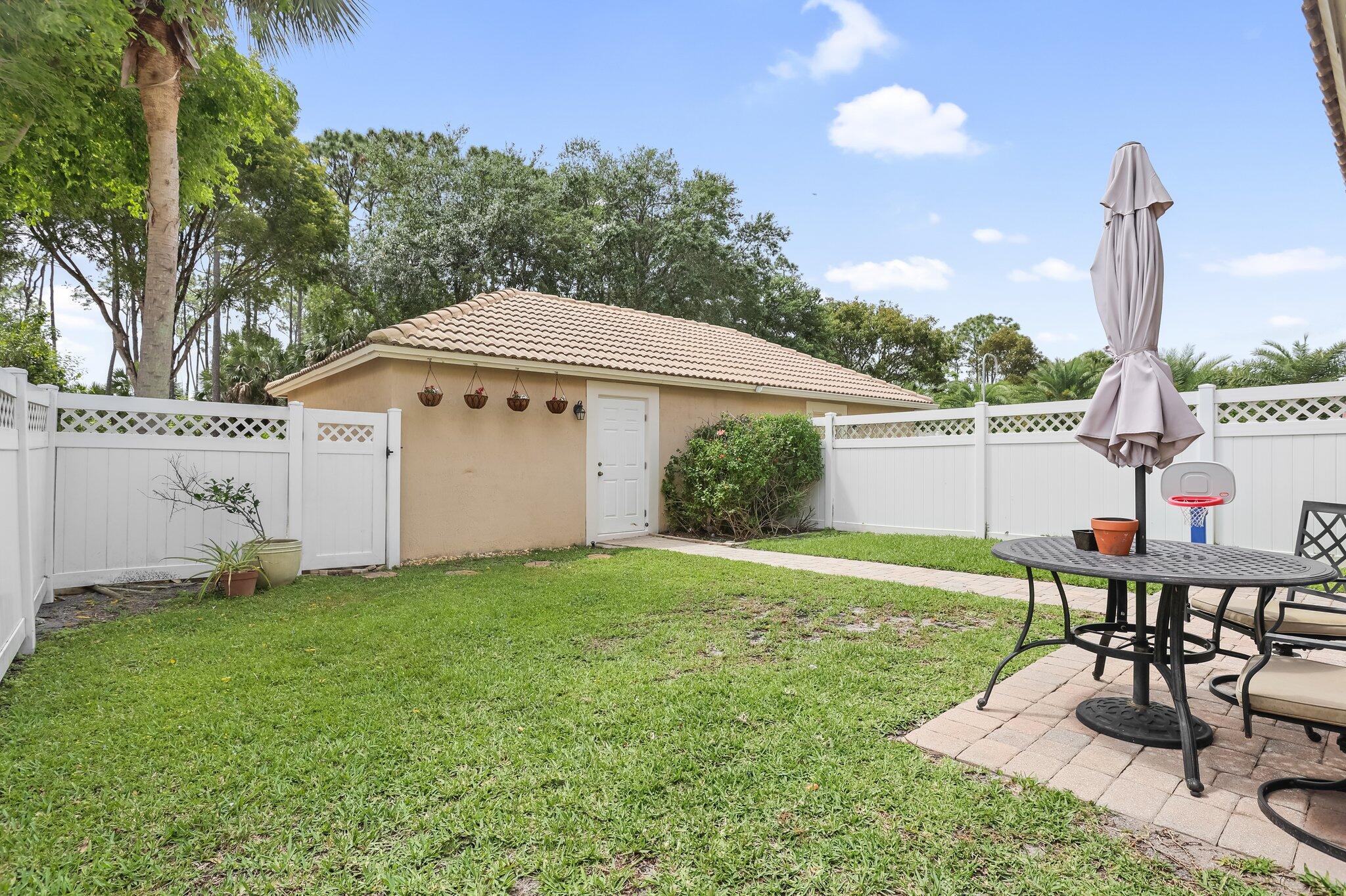 GABLES AT NORTHLAKE 1 - Residential