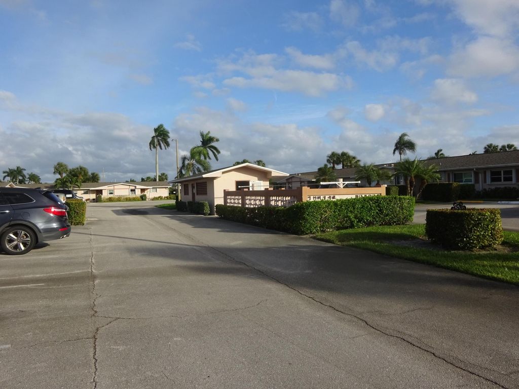 Photo of 2763 W Dudley Dr Drive W #H, West Palm Beach, FL 33415 (MLS # B26028828)