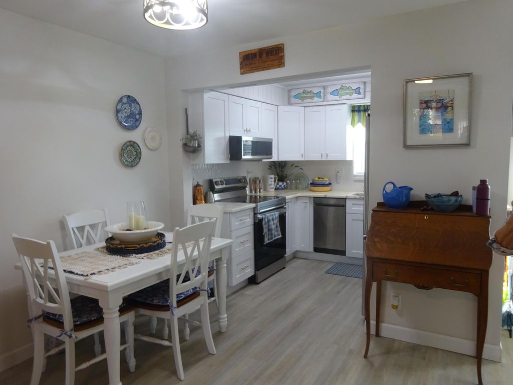 Photo of 2763 W Dudley Dr Drive W #H, West Palm Beach, FL 33415 (MLS # B26028828)