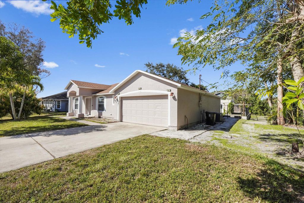 Photo of 2411 SE Alfonso Avenue, Port Saint Lucie, FL 34952 (MLS # R11056857)