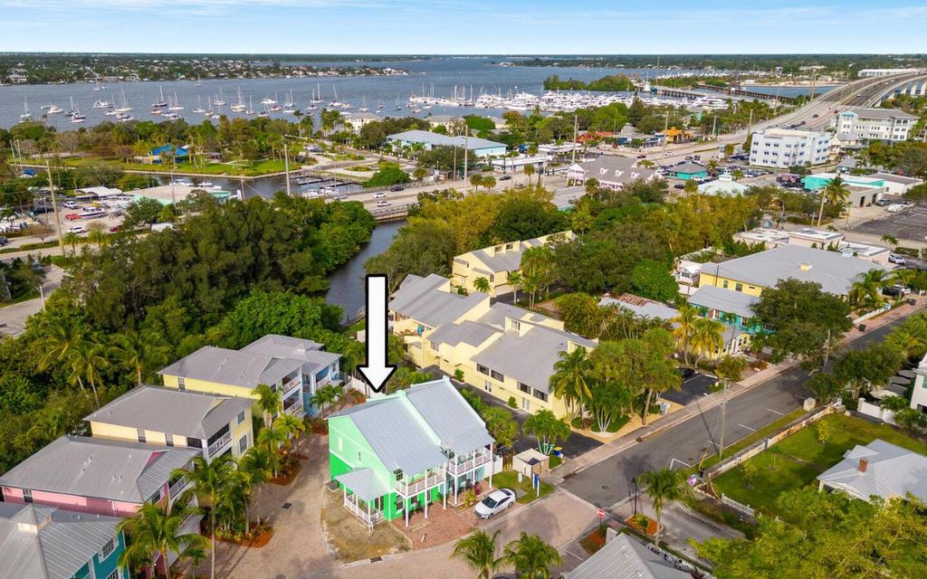 Photo of 502 SW Akron Avenue, Stuart, FL 34994 (MLS # R10942673)