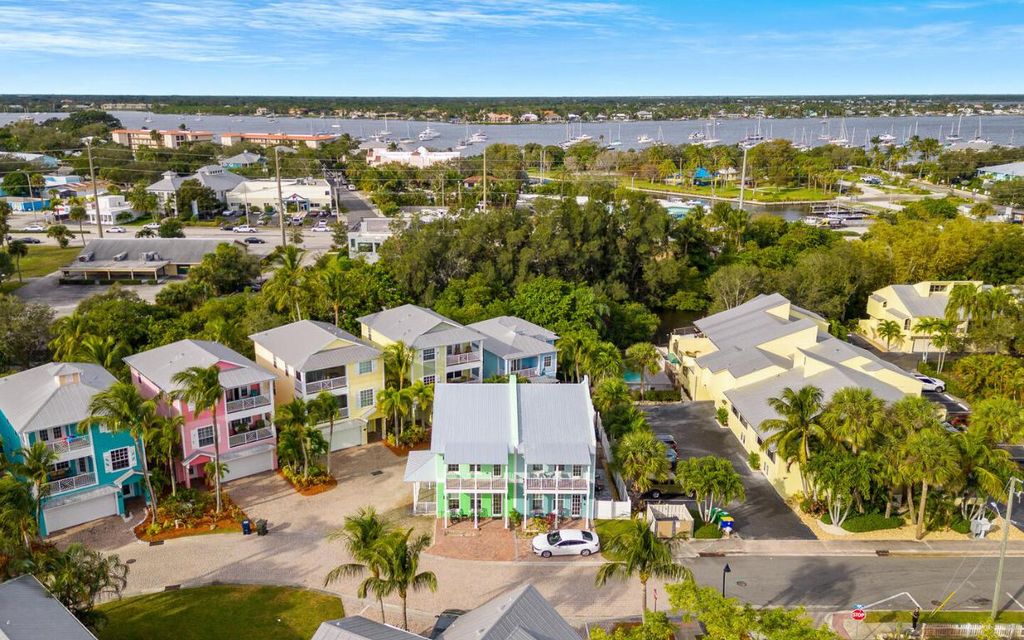 Photo of 502 SW Akron Avenue, Stuart, FL 34994 (MLS # R10942673)