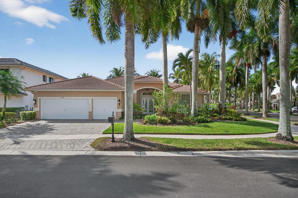 Photo of 909 Stillwater Court, Weston, FL 33327 (MLS # B26003930)