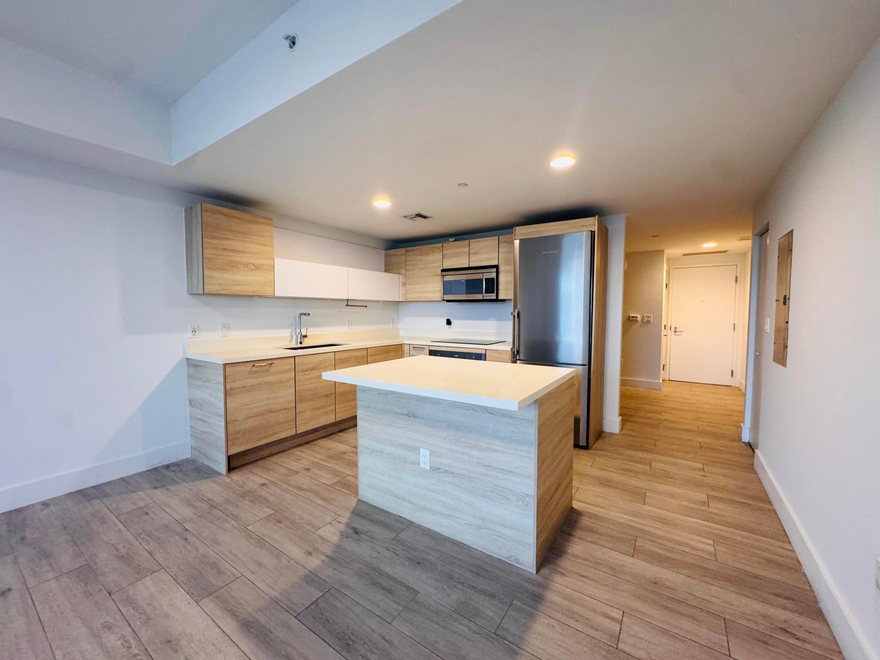16385 BISCAYNE Boulevard 1204