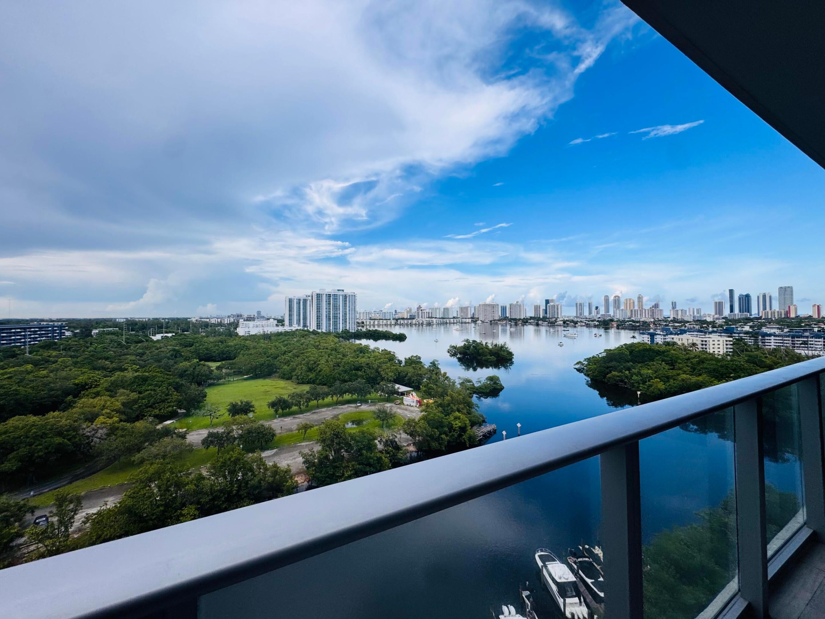 16385 BISCAYNE Boulevard 1204
