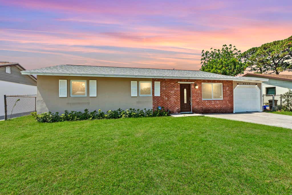 Photo of 4317 Applecrest Drive, Palm Beach Gardens, FL 33410 (MLS # R10996042)