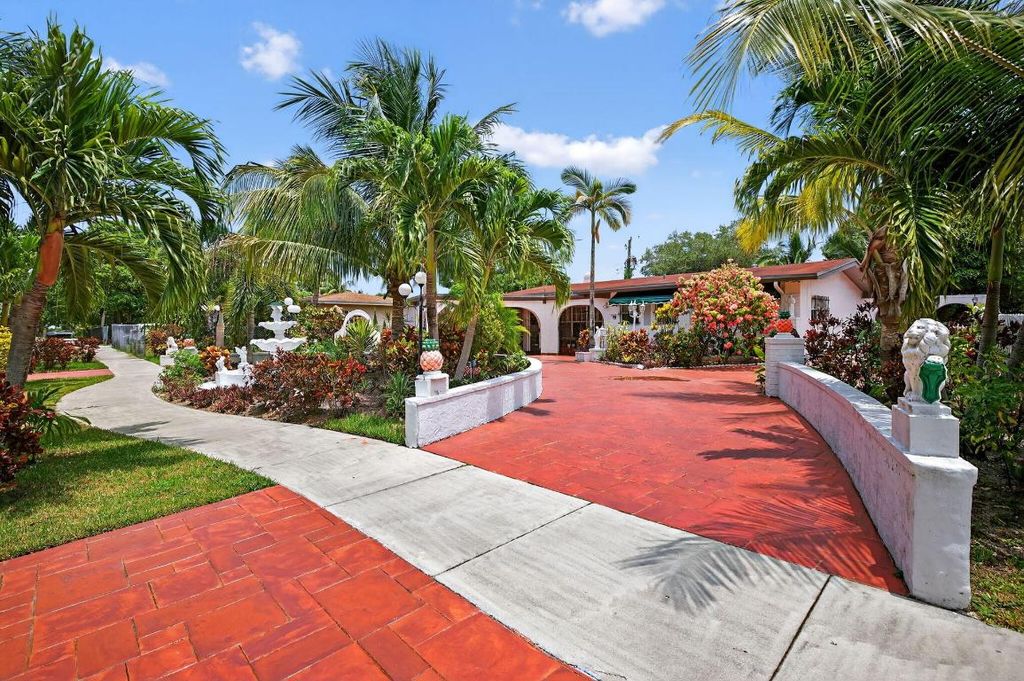 Photo of 300 Florida Avenue, Fort Lauderdale, FL 33312 (MLS # R11110663)