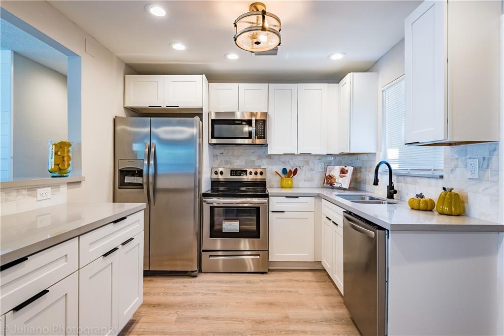 FLORESTA ESTATES - Residential