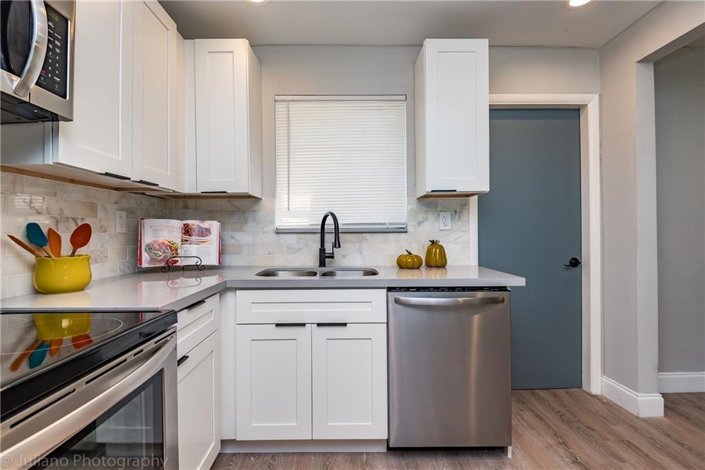 FLORESTA ESTATES - Residential