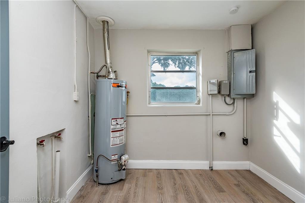 FLORESTA ESTATES - Residential