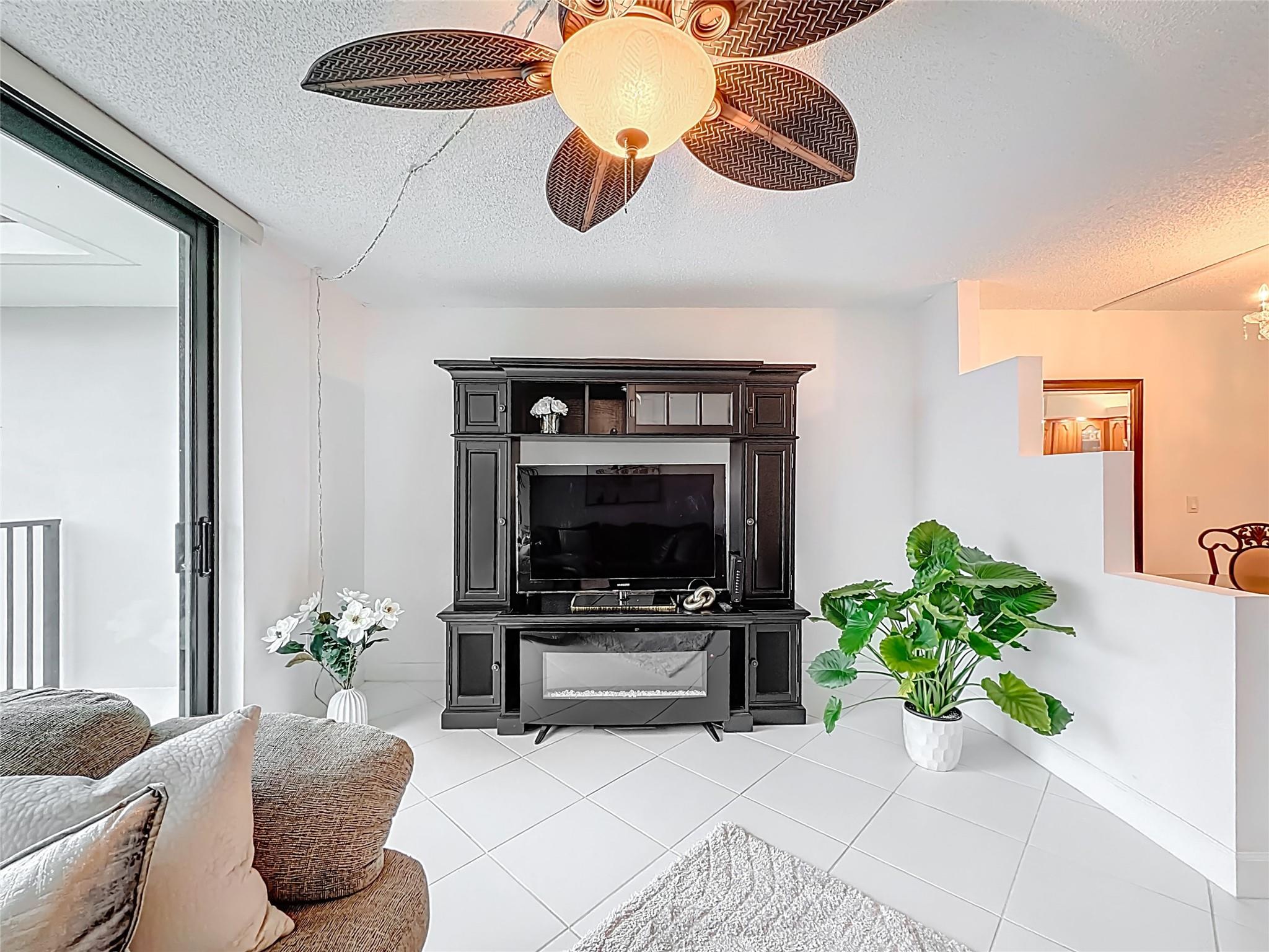 1101 River Reach Dr 502