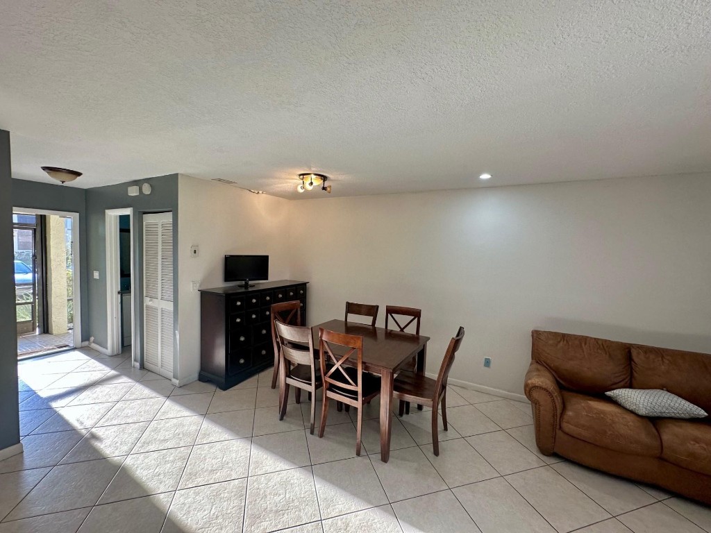 Townhomes of Inverrary - Residential