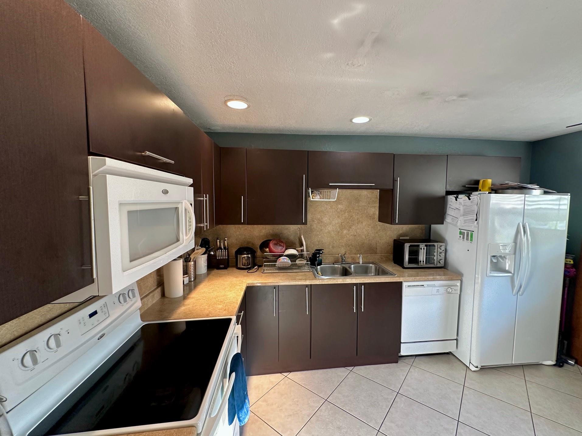 Townhomes of Inverrary - Residential