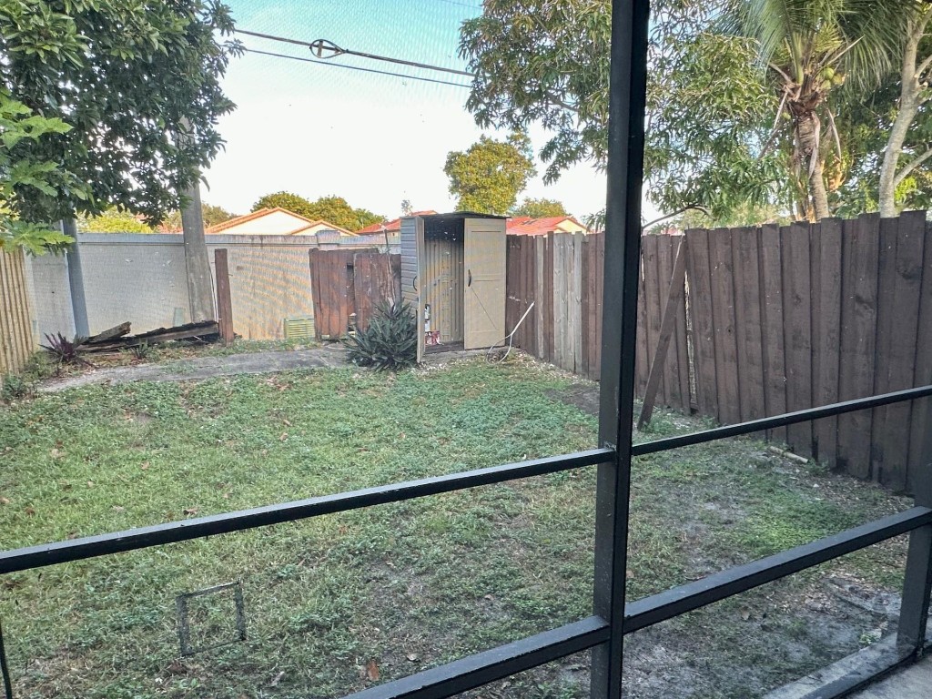 Townhomes of Inverrary - Residential